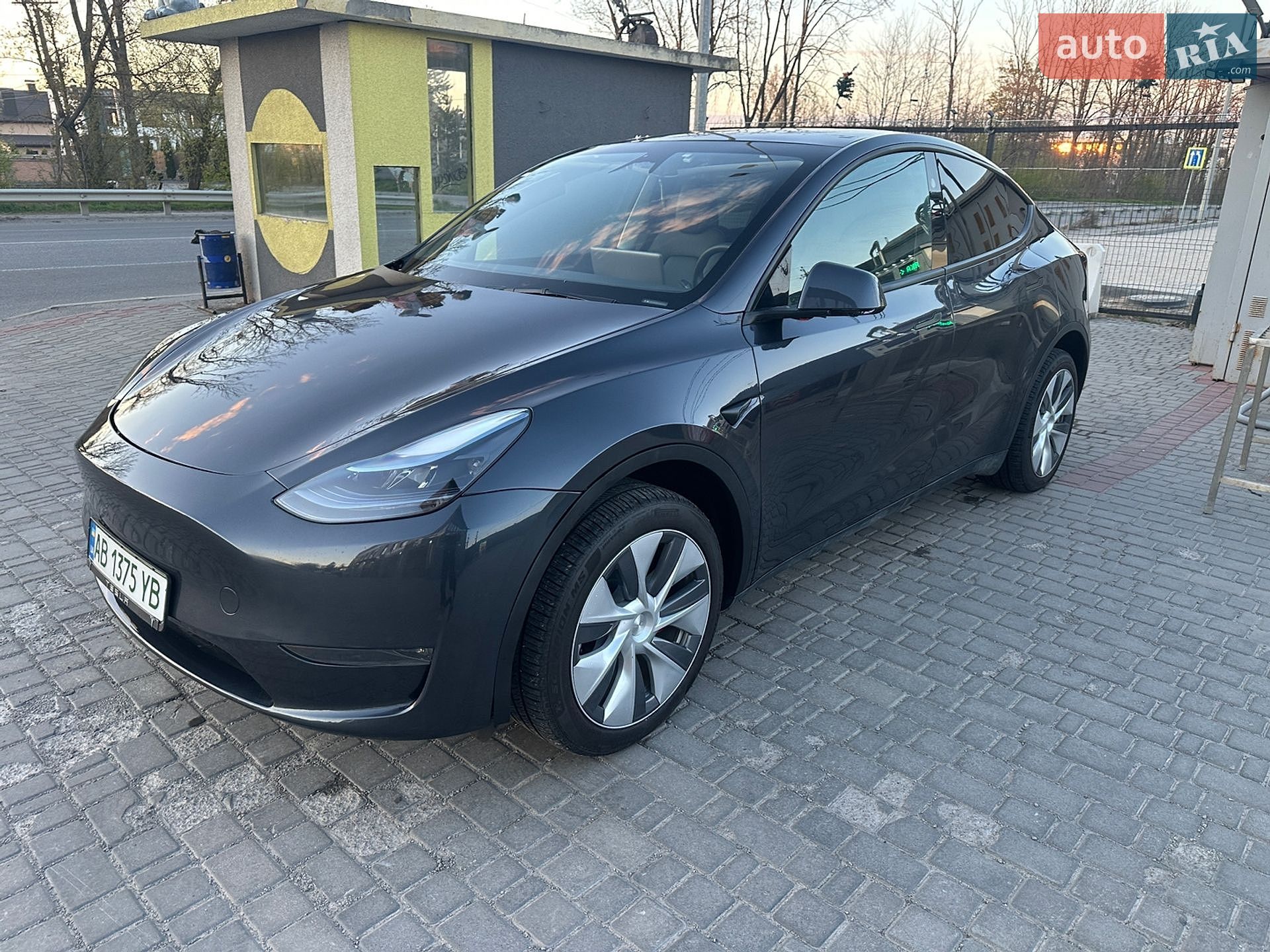 Tesla Model Y 2024 VIN 7SAYGDEE6RA251193 фото оголошення 20 з 54