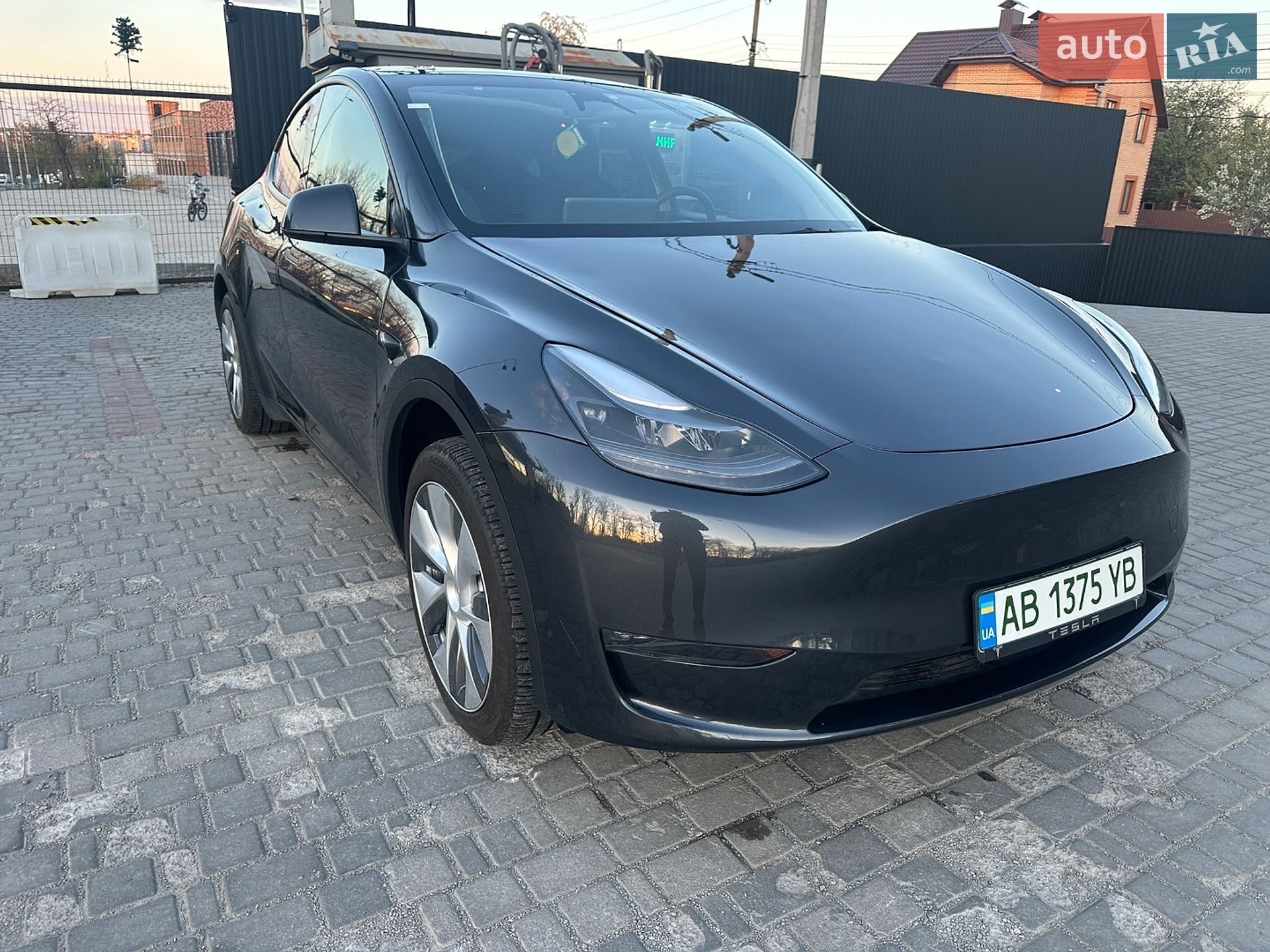 Tesla Model Y 2024 VIN 7SAYGDEE6RA251193 фото оголошення 21 з 54