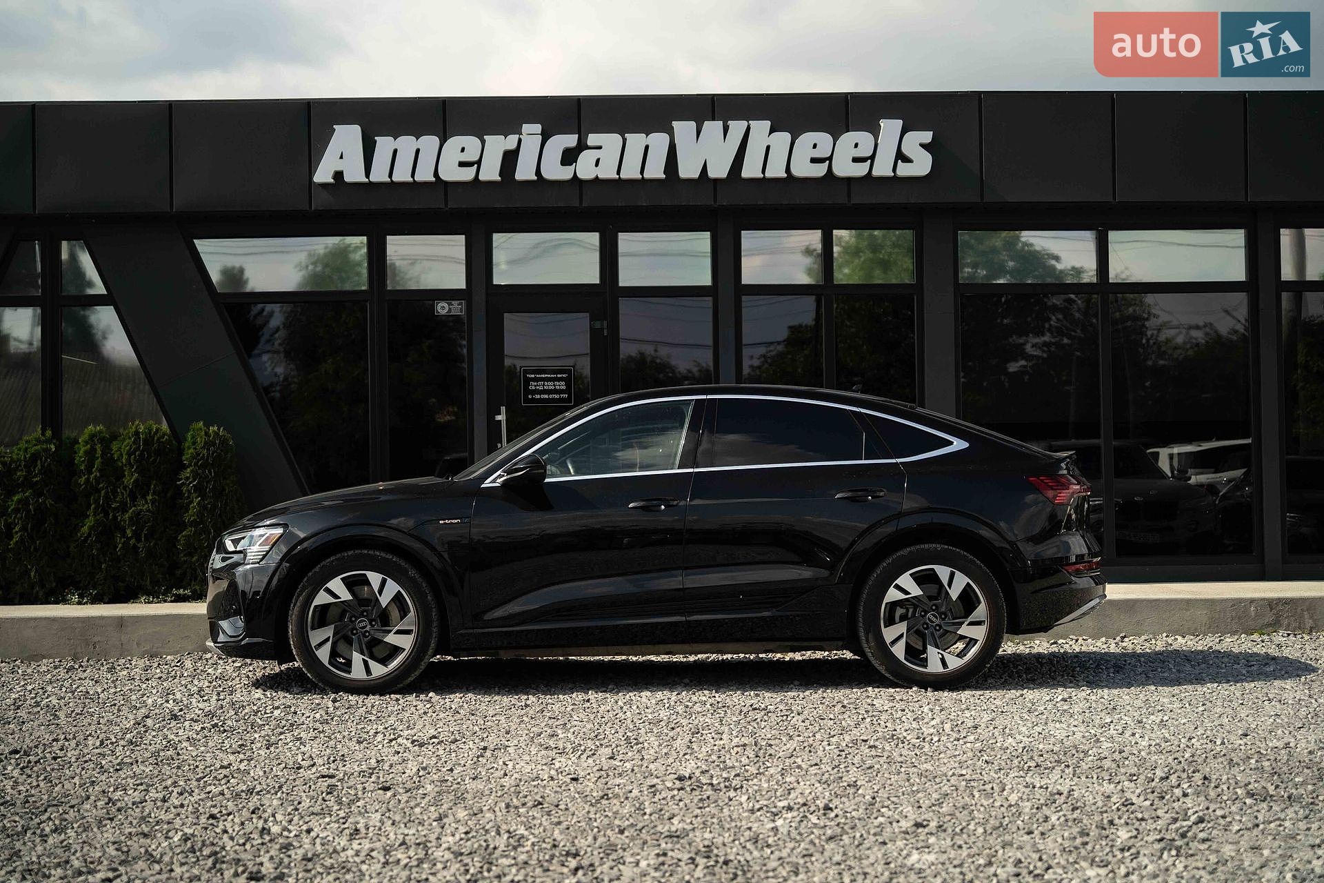Audi e-tron 2022 VIN WA12AAGE5NB033921 фото оголошення 4 з 49