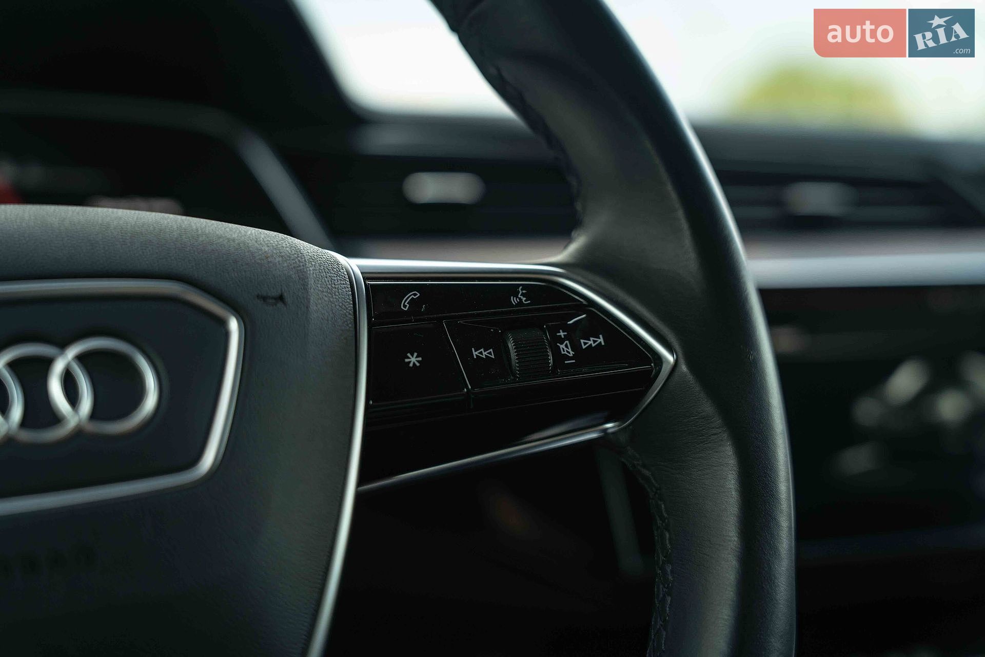 Audi e-tron 2022 VIN WA12AAGE5NB033921 фото оголошення 28 з 49