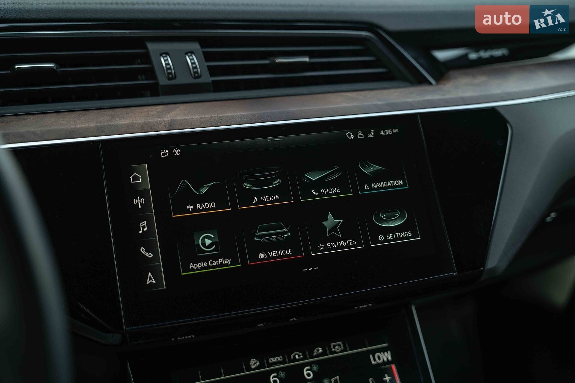 Audi e-tron 2022 VIN WA12AAGE5NB033921 фото оголошення 32 з 49