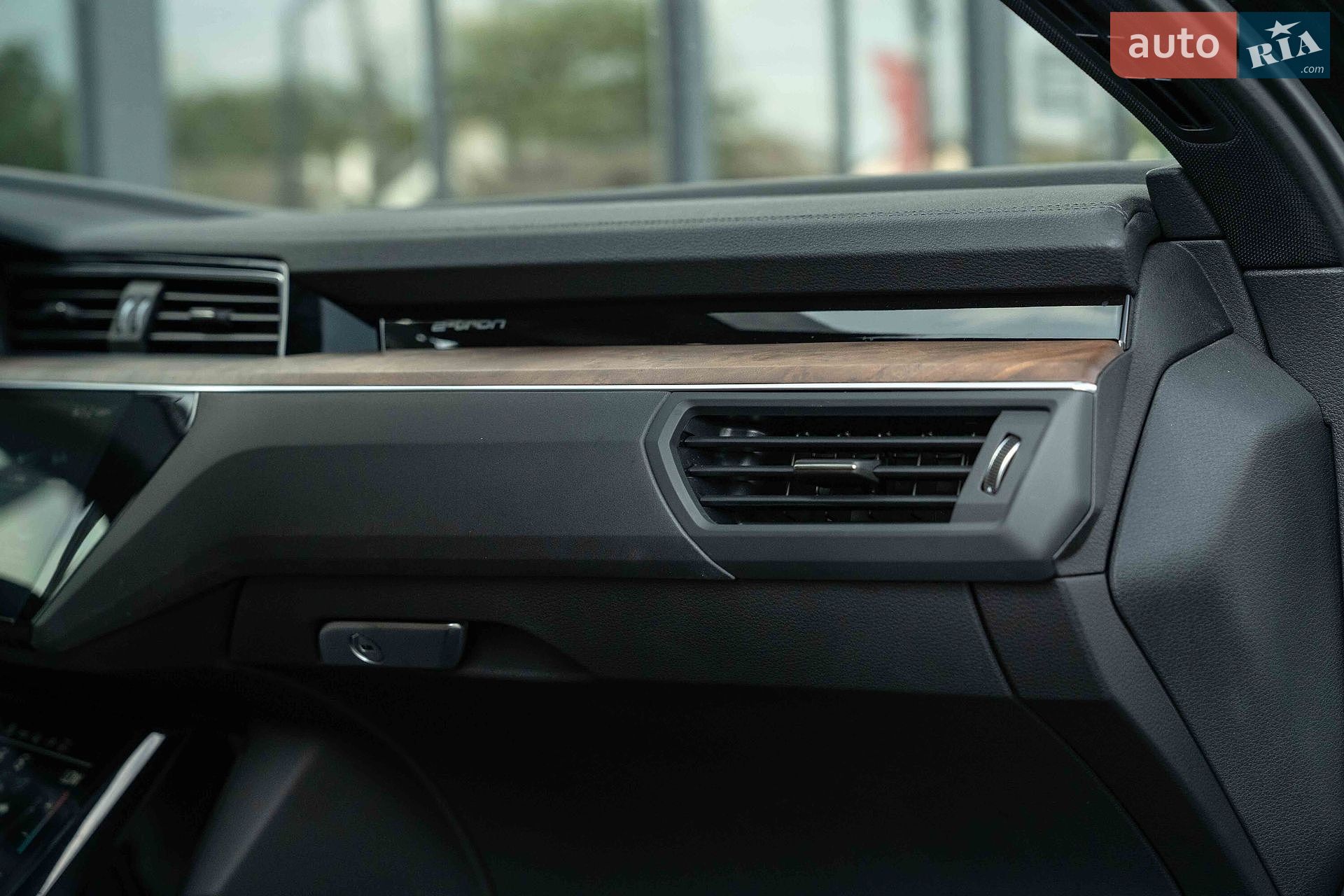 Audi e-tron 2022 VIN WA12AAGE5NB033921 фото оголошення 38 з 49