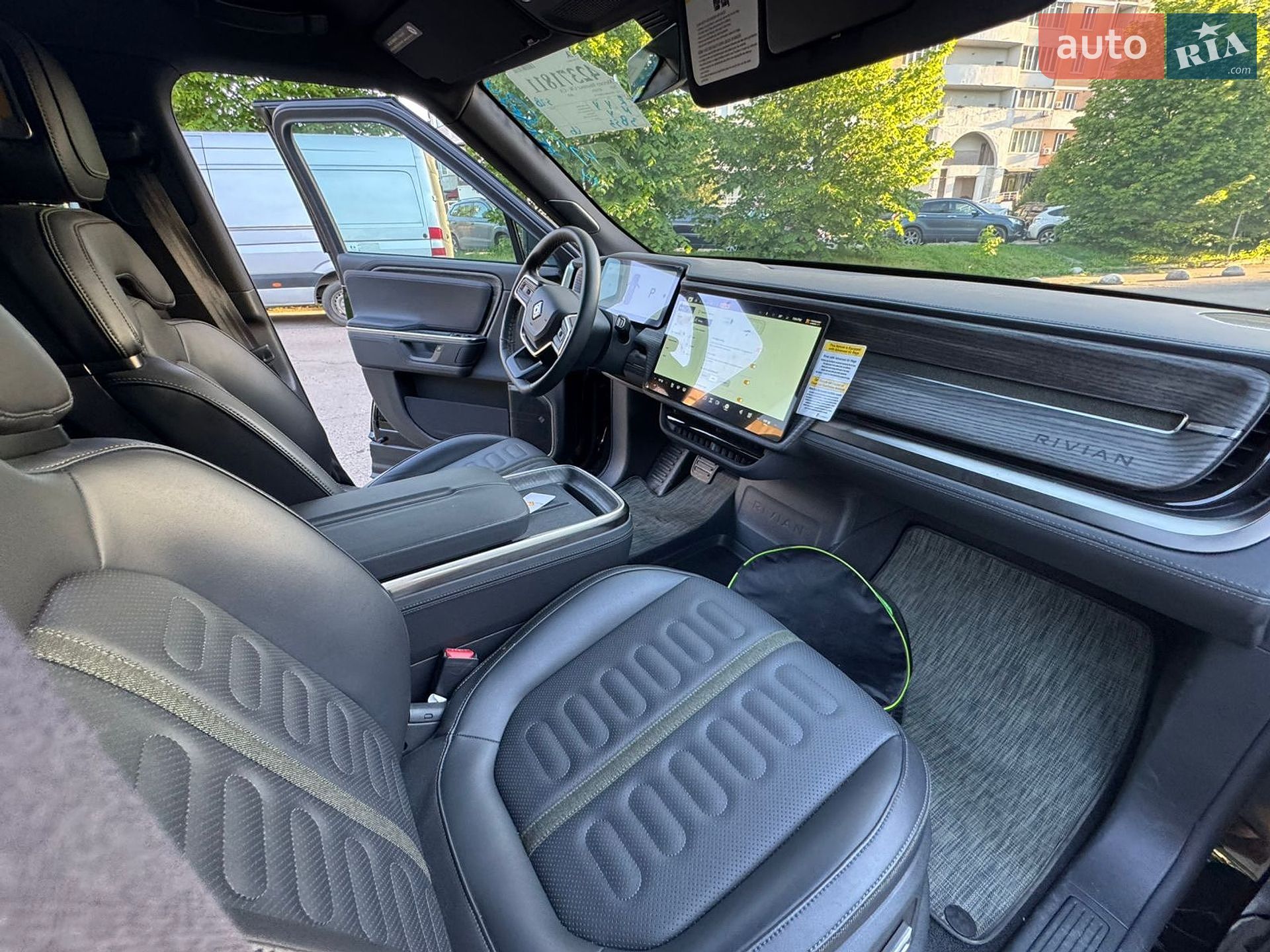 Rivian R1S 2025 VIN 7PDSGBBA1SN071292 фото оголошення 8 з 78