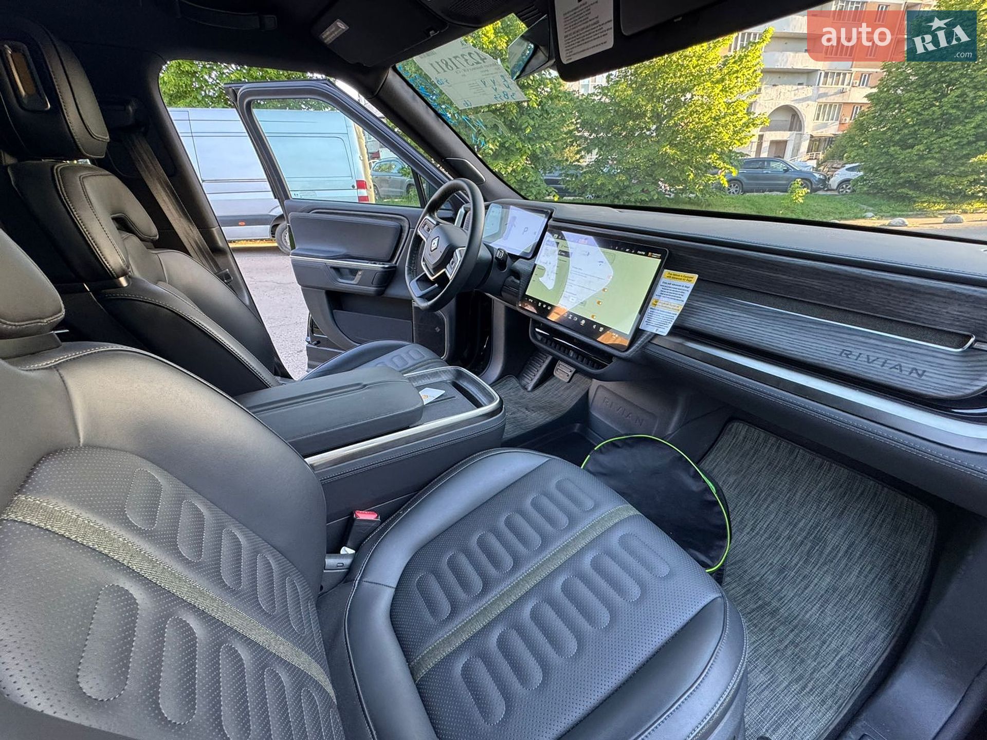 Rivian R1S 2025 VIN 7PDSGBBA1SN071292 фото оголошення 9 з 78