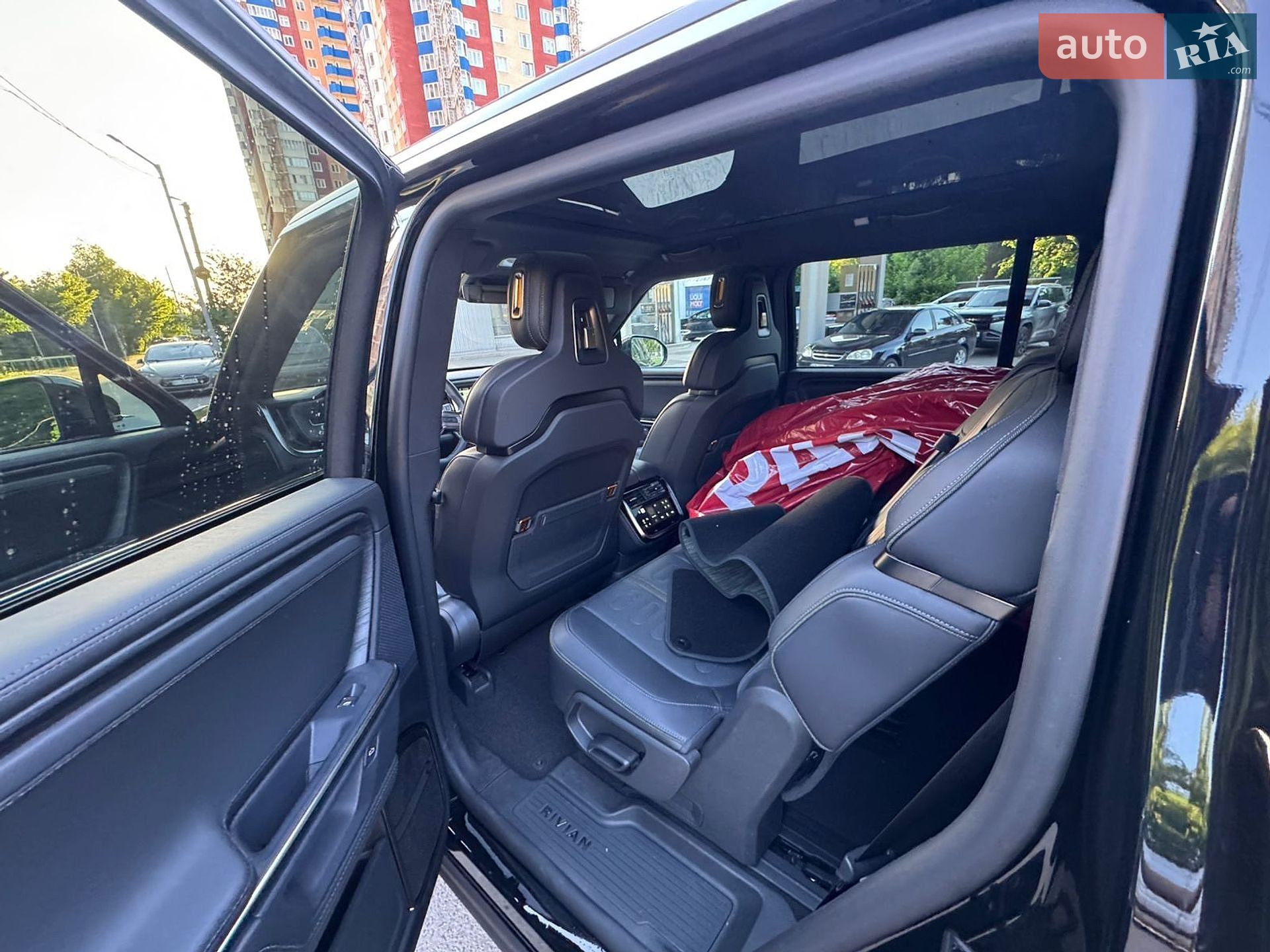 Rivian R1S 2025 VIN 7PDSGBBA1SN071292 фото оголошення 30 з 41