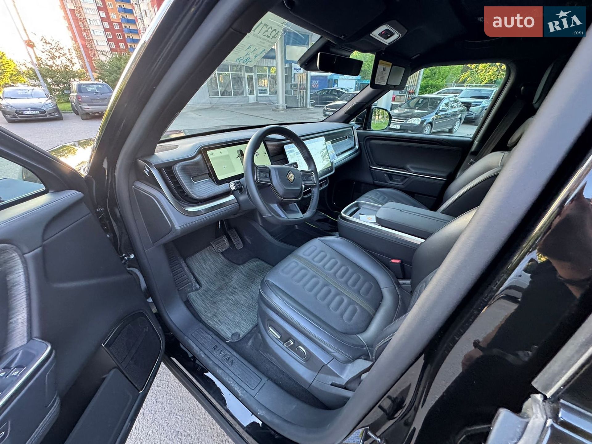 Rivian R1S 2025 VIN 7PDSGBBA1SN071292 фото оголошення 10 з 78