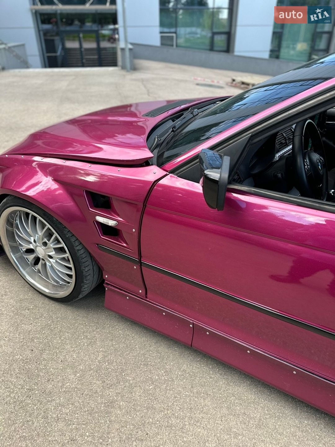 BMW 3 Series 2004 VIN WBAEL71050PR29965 фото оголошення 3 з 4