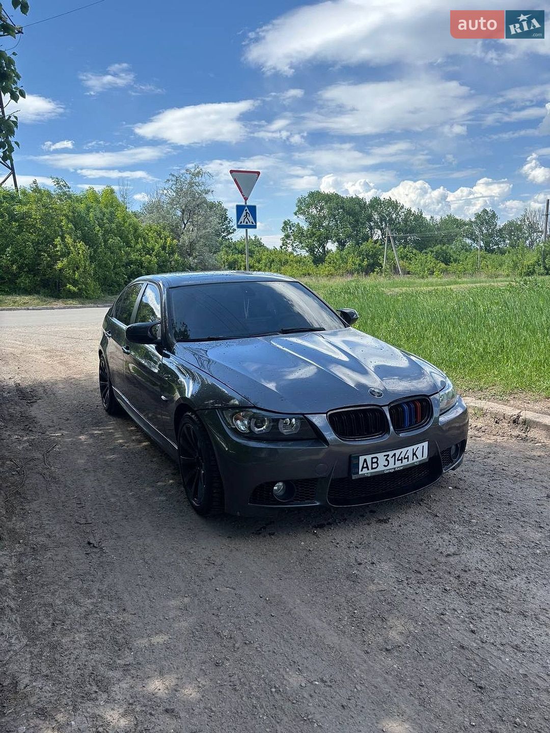 BMW 3 Series 2011 VIN WBAPG7G52BNN18800 фото оголошення 4 з 10