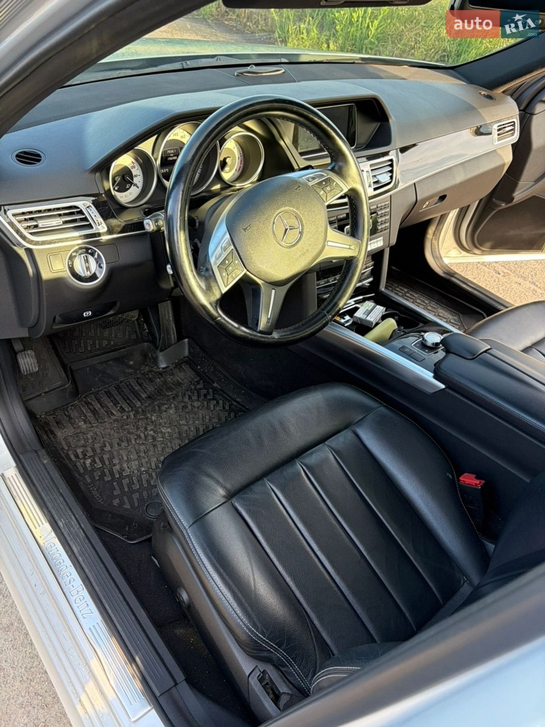 Mercedes-Benz E-Class 2013 VIN WDDHF8CB9EA954654 фото оголошення 8 з 20
