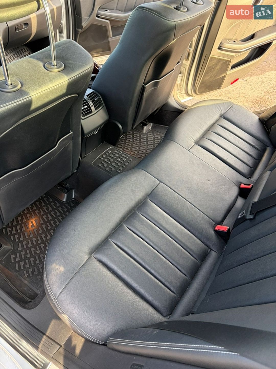 Mercedes-Benz E-Class 2013 VIN WDDHF8CB9EA954654 фото оголошення 13 з 20