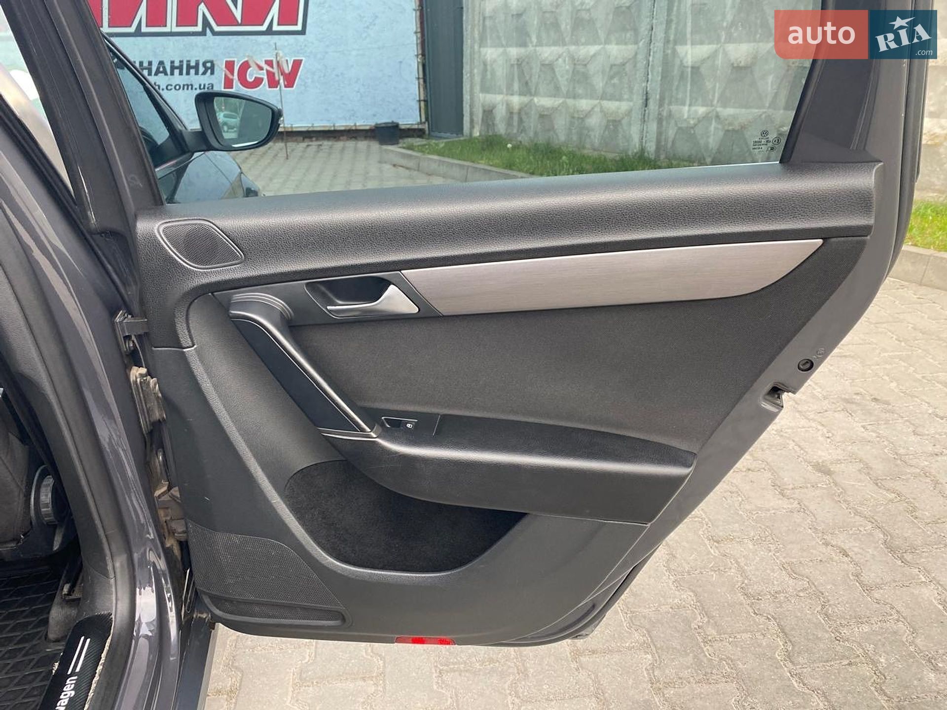 Volkswagen Passat 2011 VIN WVWZZZ3CZCE063054 фото оголошення 11 з 31