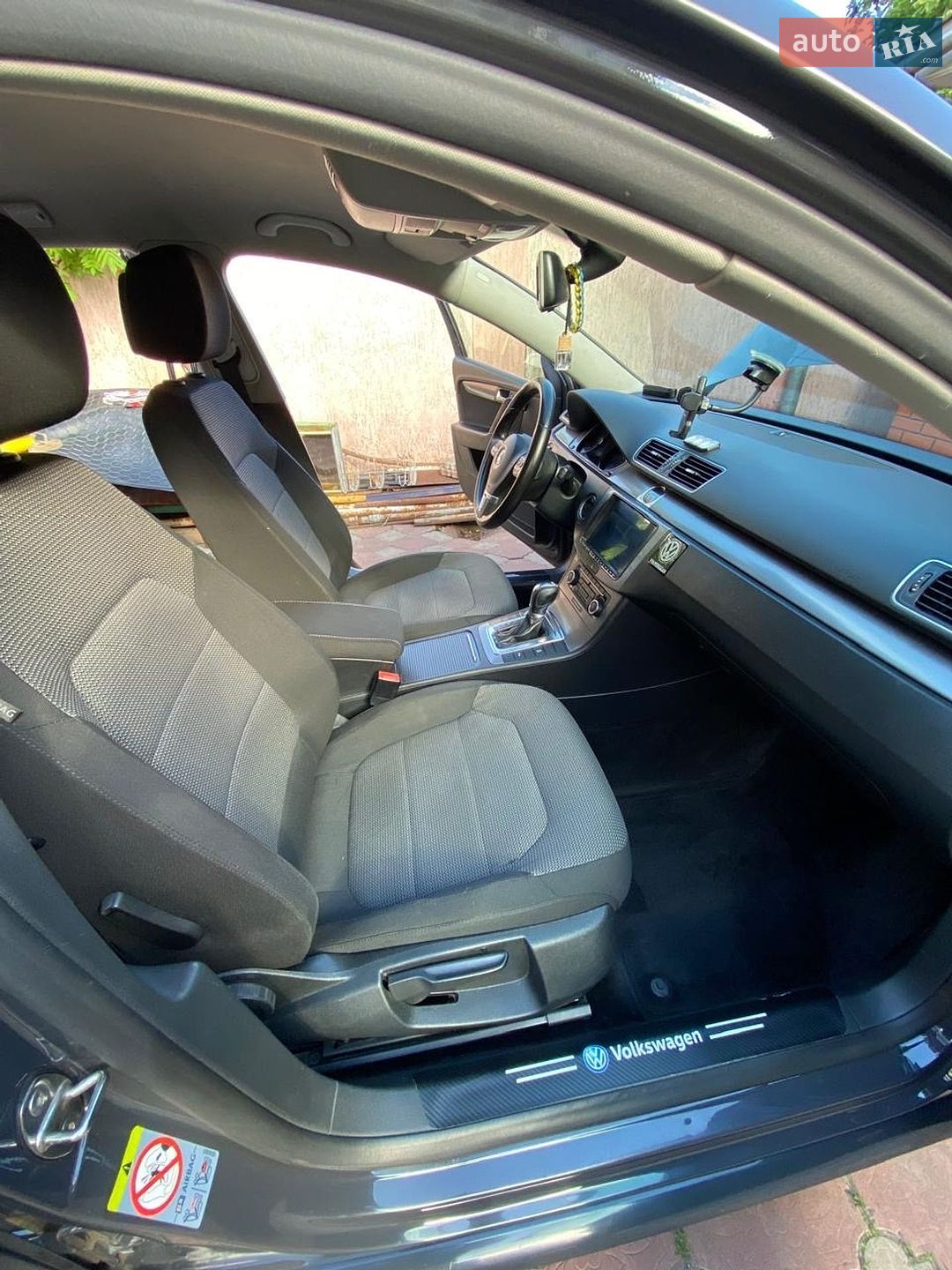 Volkswagen Passat 2011 VIN WVWZZZ3CZCE063054 фото оголошення 13 з 31