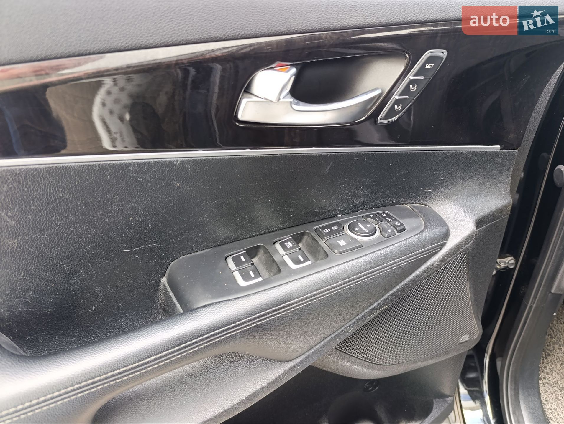 Kia Sorento 2015 VIN KNAPK81ABFA071582 фото оголошення 21 з 36