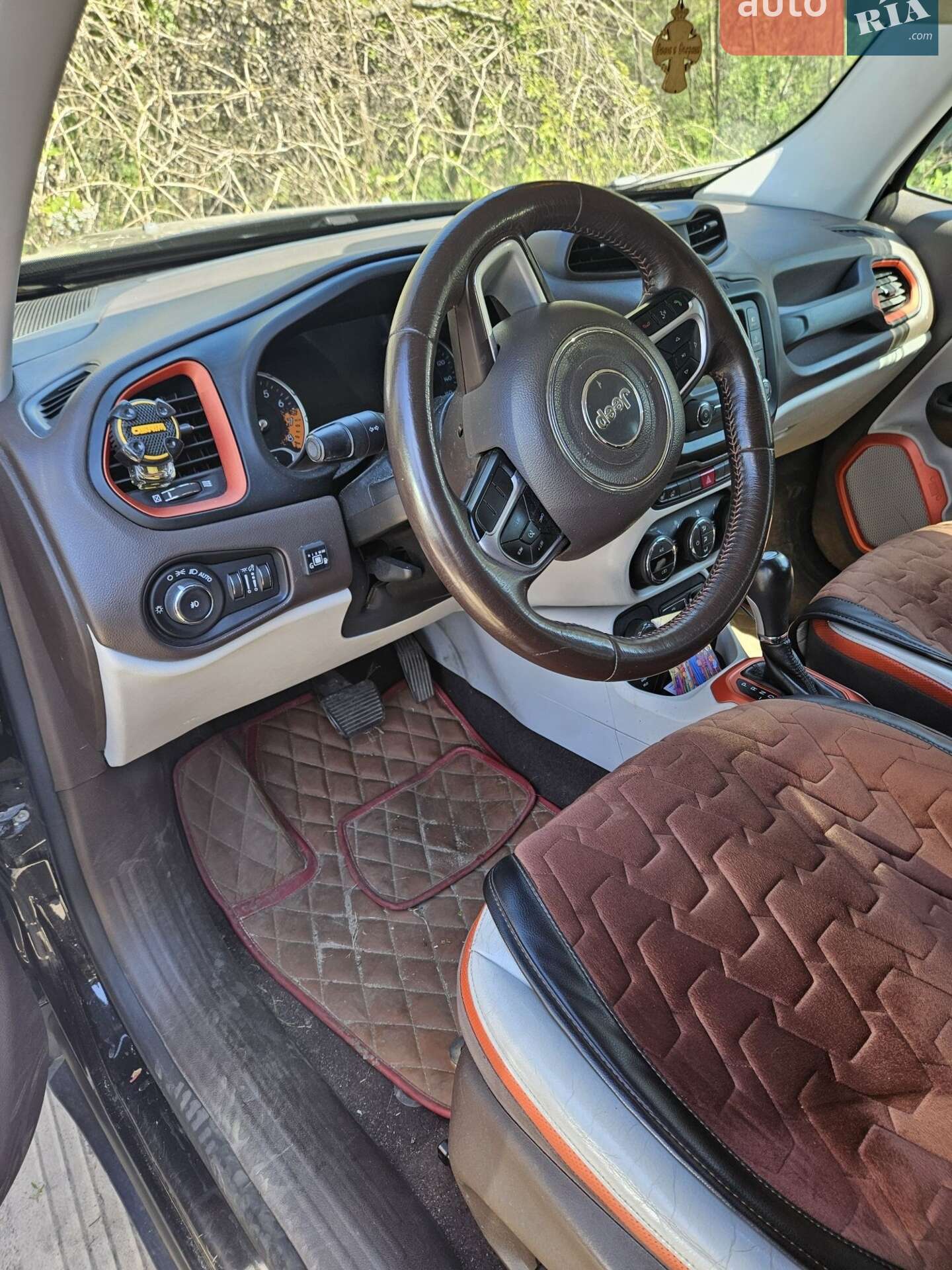 Jeep Renegade 2015 VIN ZACCJBDT0FPB58622 фото оголошення 4 з 8