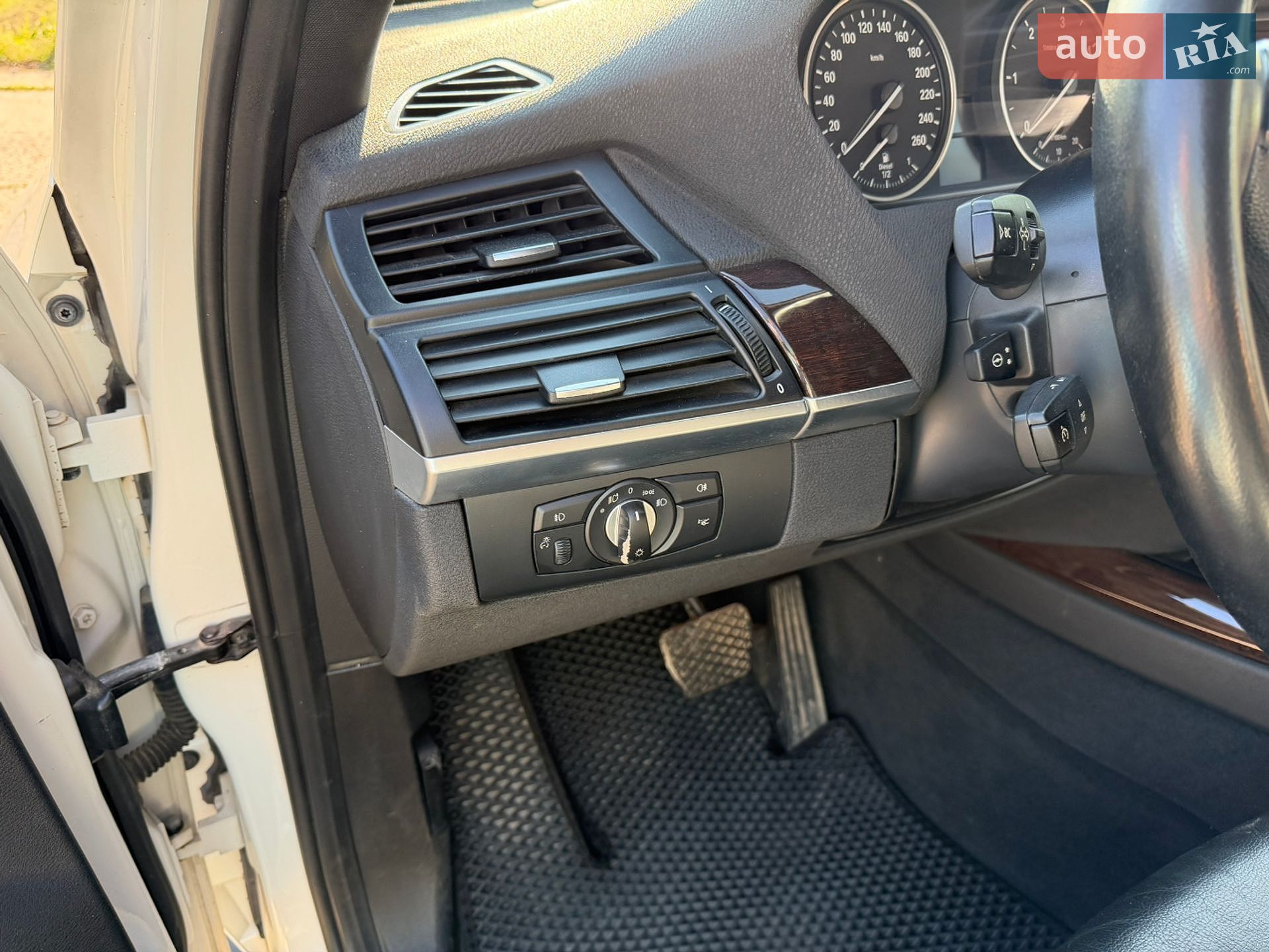 BMW X5 2011 VIN WBAZW41000L825124 фото оголошення 39 з 42