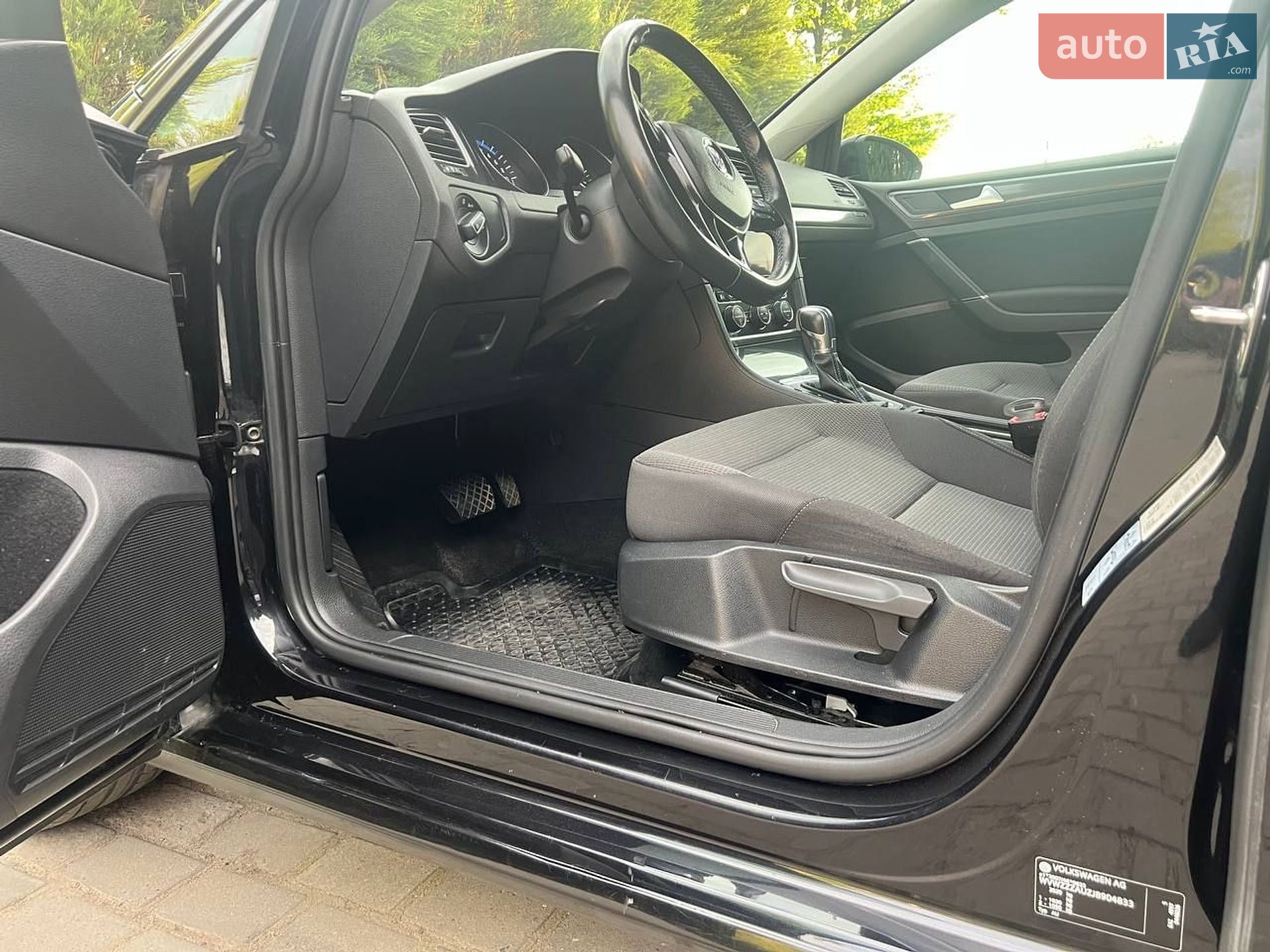 Volkswagen e-Golf 2018 VIN WVWZZZAUZJ8904833 фото оголошення 25 з 29