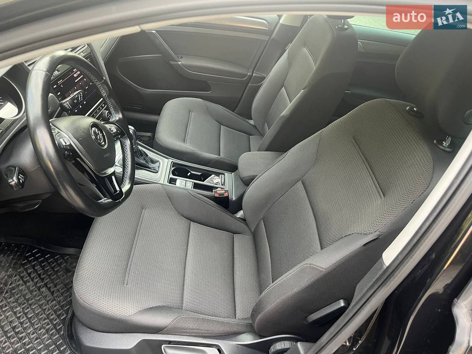 Volkswagen e-Golf 2018 VIN WVWZZZAUZJ8904833 фото оголошення 26 з 29
