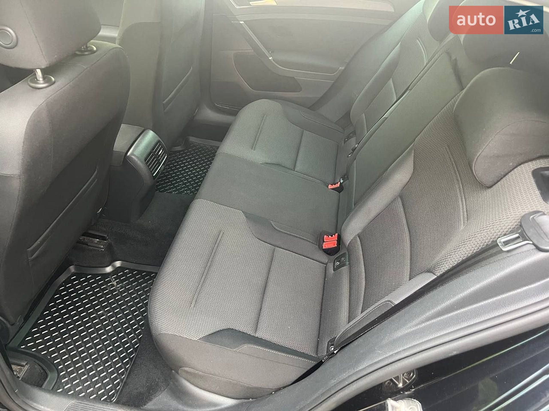 Volkswagen e-Golf 2018 VIN WVWZZZAUZJ8904833 фото оголошення 28 з 29