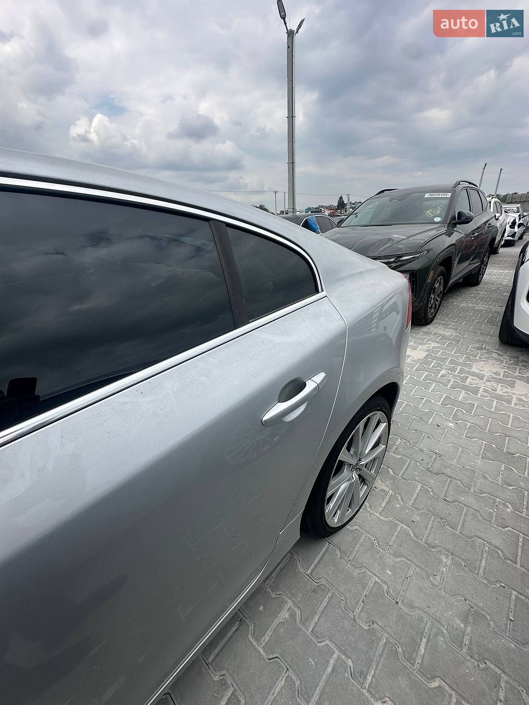 Volvo S60 2016 VIN LYV402HMXHB131813 фото оголошення 2 з 10