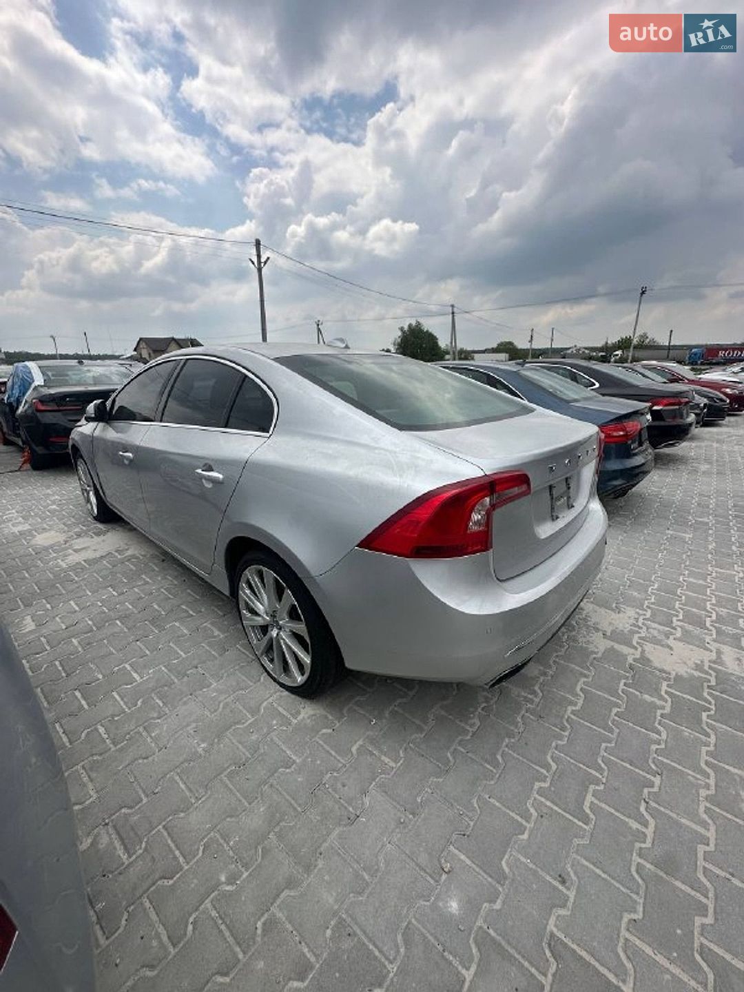 Volvo S60 2016 VIN LYV402HMXHB131813 фото оголошення 5 з 10