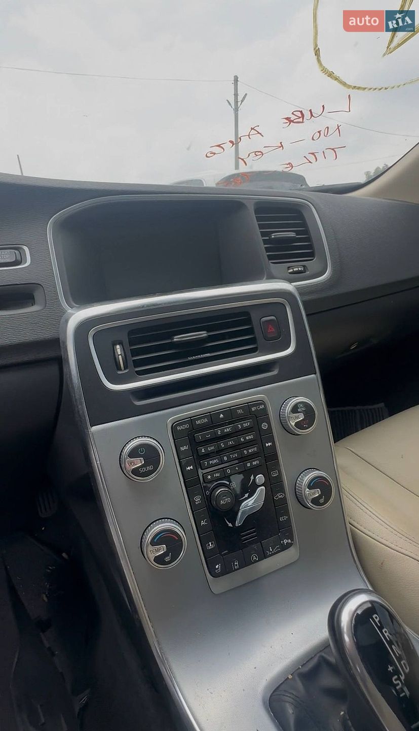 Volvo S60 2016 VIN LYV402HMXHB131813 фото оголошення 8 з 10