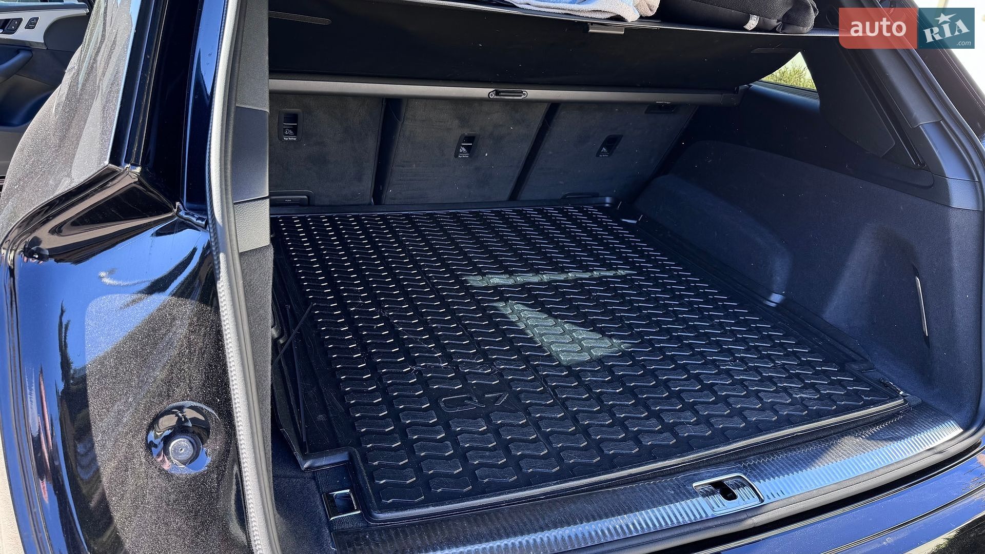 Audi Q7 2018 VIN WAUZZZ4M8JD059450 фото оголошення 12 з 14