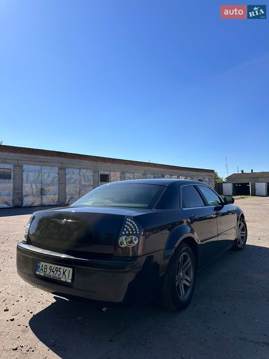 Chrysler 300C 2005 VIN 1C3AAB3G35H666482 фото оголошення 4 з 9
