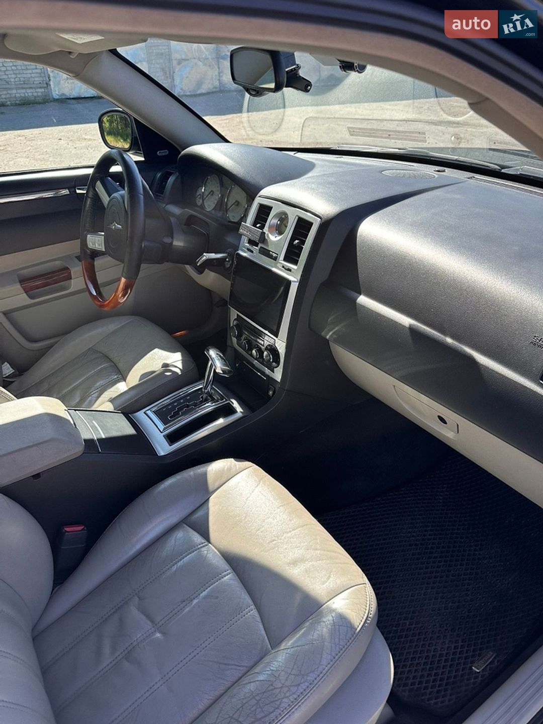 Chrysler 300C 2005 VIN 1C3AAB3G35H666482 фото оголошення 7 з 9