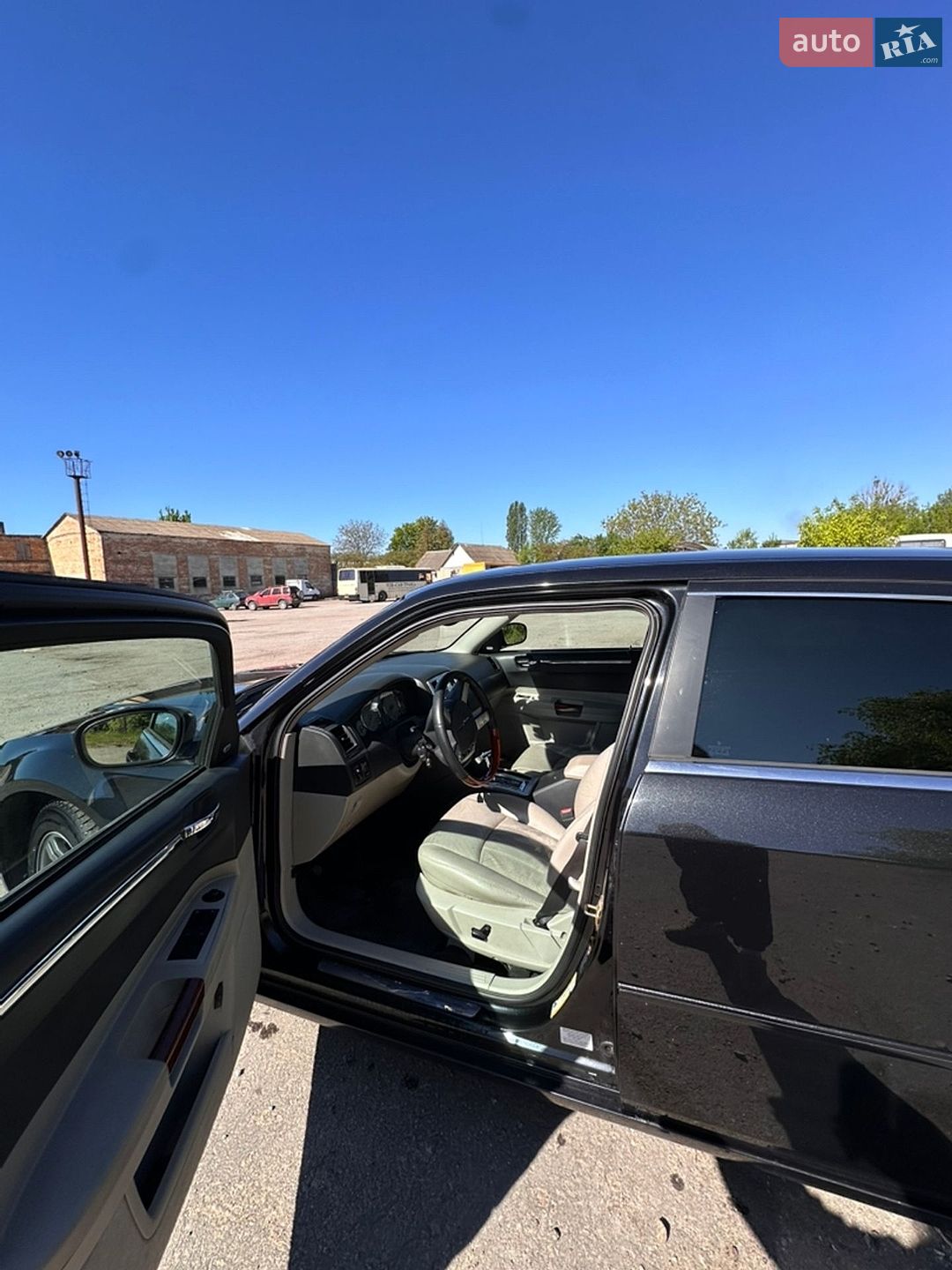 Chrysler 300C 2005 VIN 1C3AAB3G35H666482 фото оголошення 8 з 9
