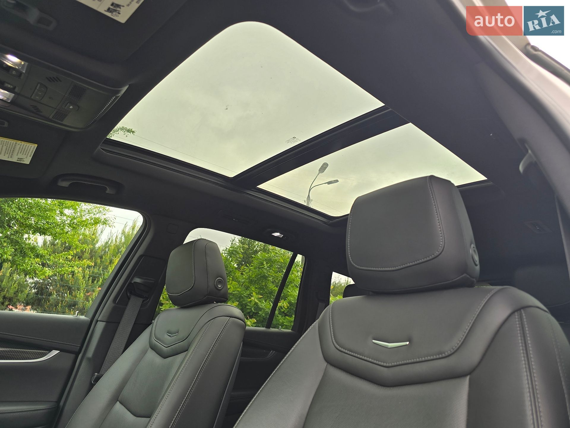Cadillac XT6 2020 VIN 1GYKPGRS0LZ185369 фото оголошення 30 з 93