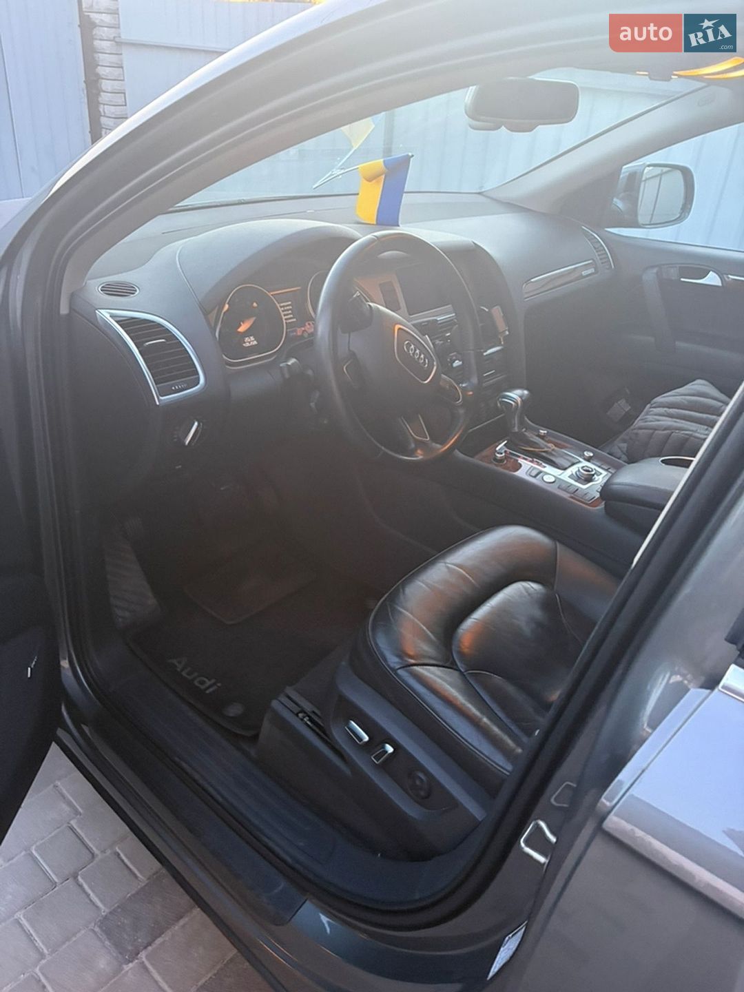 Audi Q7 2015 VIN WA1LGAFE7FD032117 фото оголошення 11 з 14