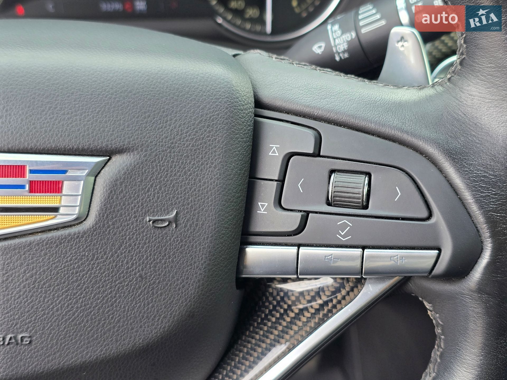 Cadillac XT6 2020 VIN 1GYKPGRS0LZ185369 фото оголошення 39 з 93