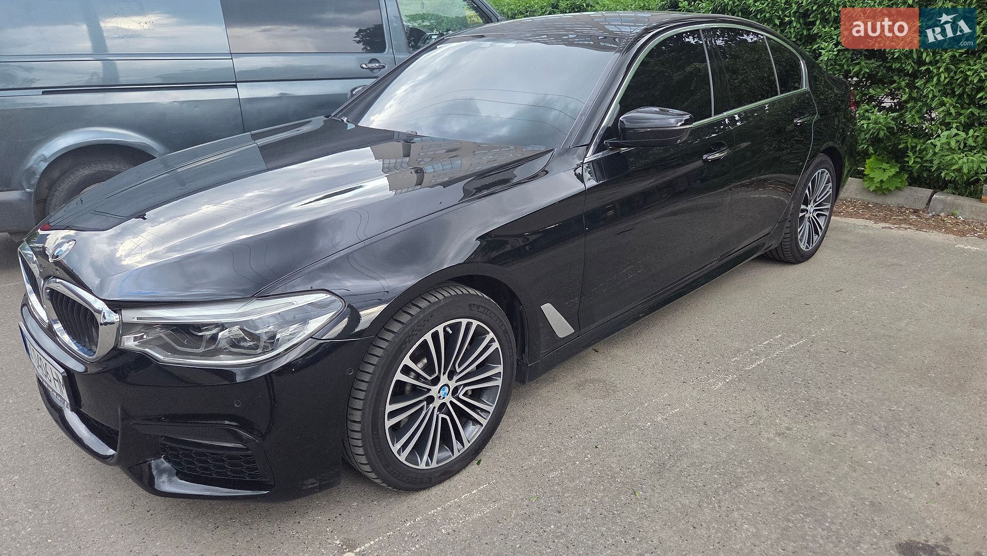 BMW 5 Series 2018 VIN WBAJD1C52JG474706 фото оголошення 2 з 10