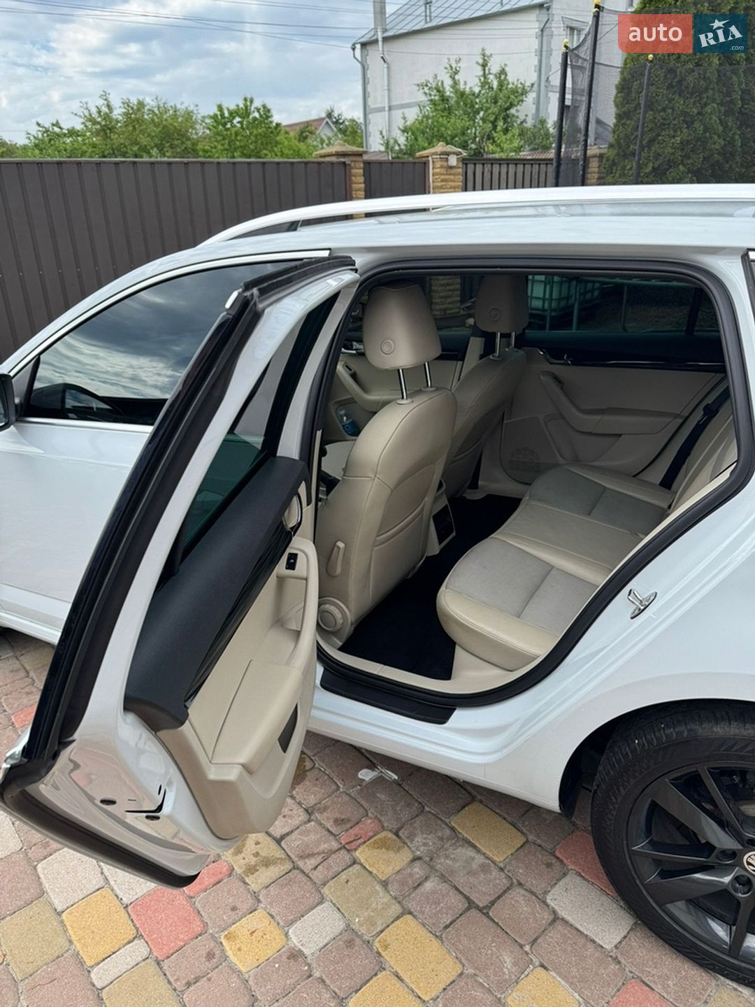 Skoda Octavia 2019 VIN TMBJJ7NE2L0041393 фото оголошення 14 з 26