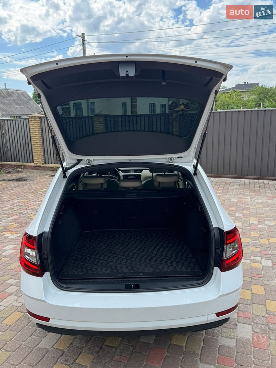 Skoda Octavia 2019 VIN TMBJJ7NE2L0041393 фото оголошення 23 з 26