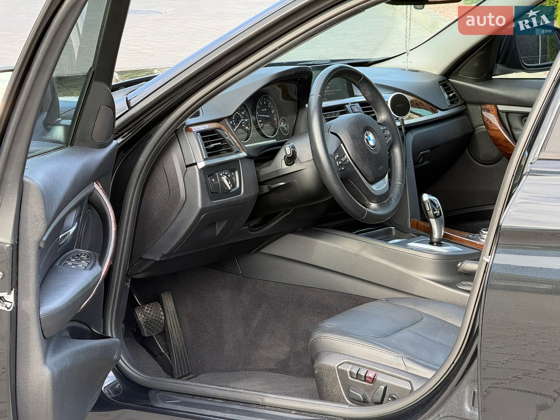 BMW 3 Series 2013 VIN WBA3A5C56EP600774 фото оголошення 9 з 27