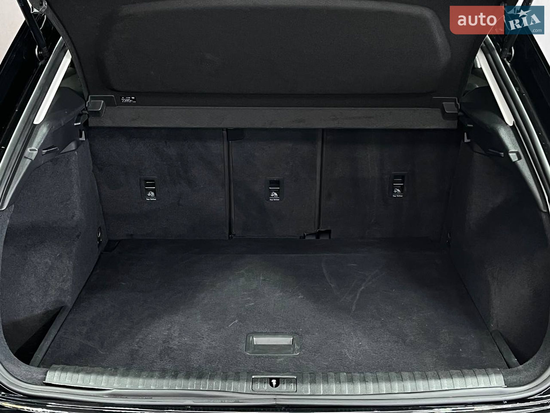 Audi Q3 2020 VIN WA1AUCF30M1073231 фото оголошення 10 з 36