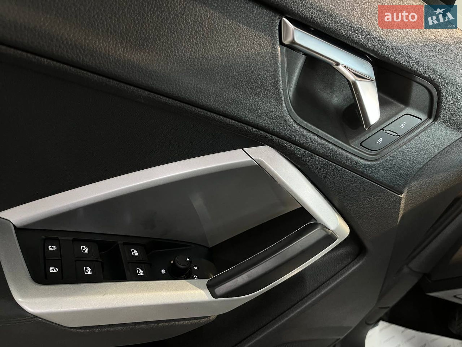 Audi Q3 2020 VIN WA1AUCF30M1073231 фото оголошення 15 з 36