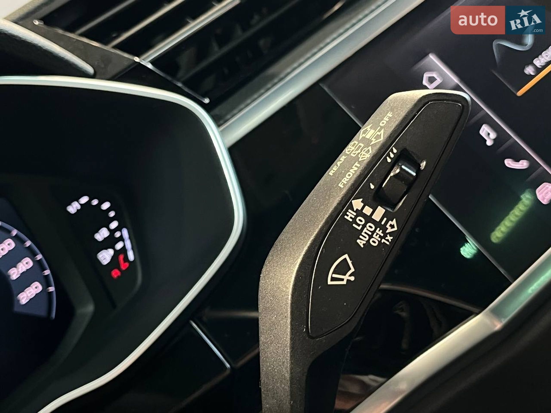 Audi Q3 2020 VIN WA1AUCF30M1073231 фото оголошення 28 з 36