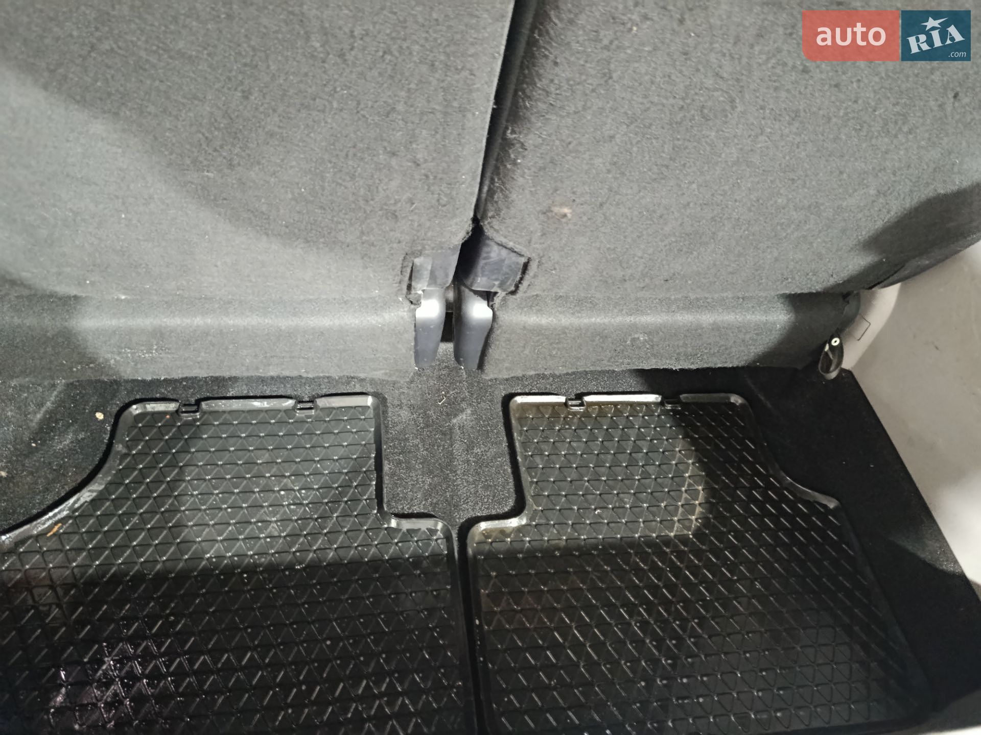 Mitsubishi Grandis 2007 VIN JMBLRNA4W8Z001046 фото оголошення 34 з 37