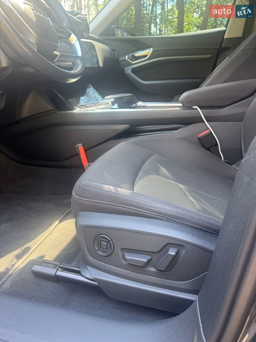 Audi e-tron 2020 VIN WAUZZZGE2MB014377 фото оголошення 15 з 25