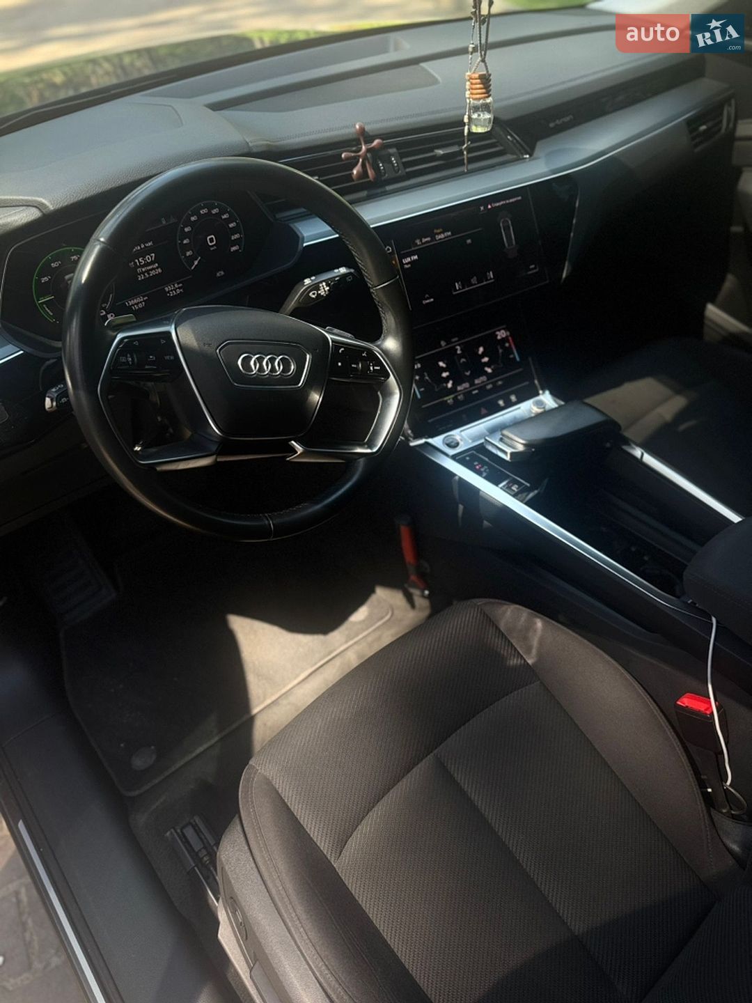 Audi e-tron 2020 VIN WAUZZZGE2MB014377 фото оголошення 20 з 25