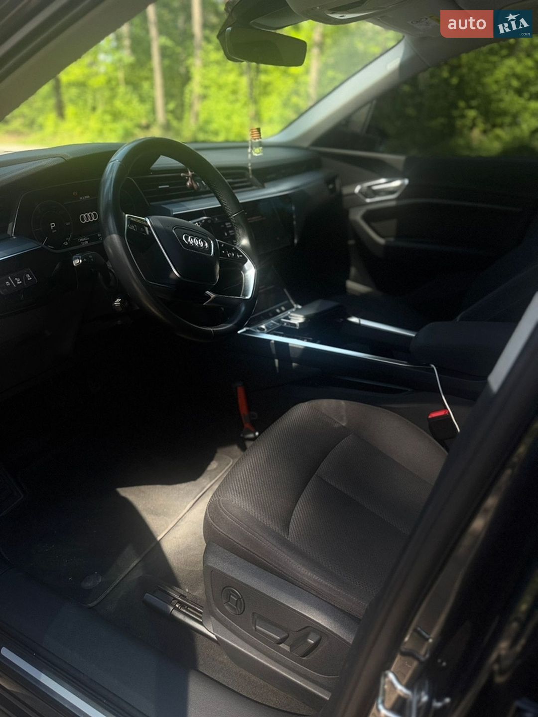 Audi e-tron 2020 VIN WAUZZZGE2MB014377 фото оголошення 23 з 25