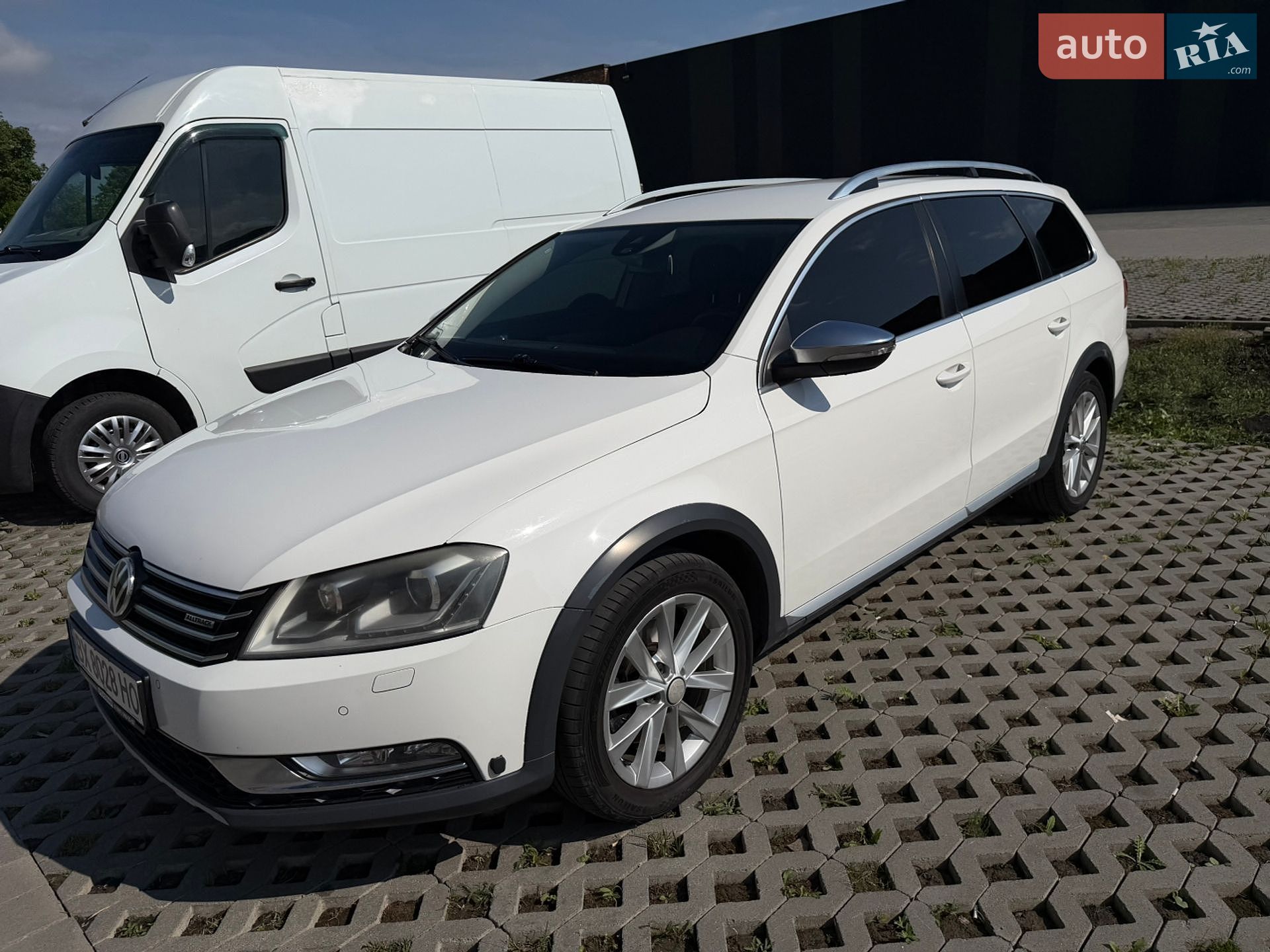 Volkswagen Passat 2012 VIN WVWZZZ3CZDE042671 фото оголошення 2 з 52