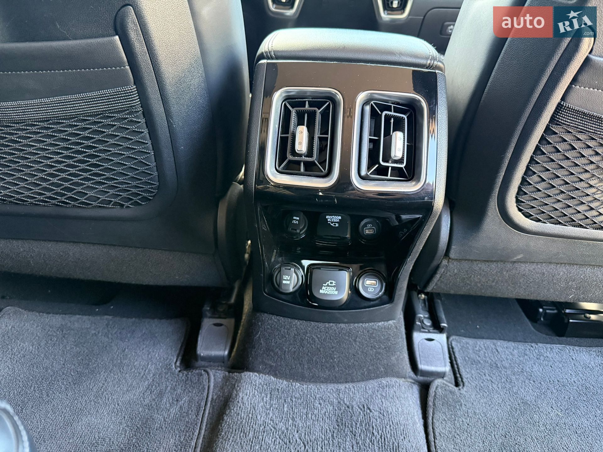 Kia Sorento 2020 VIN KNARG81BGMA023173 фото оголошення 18 з 39