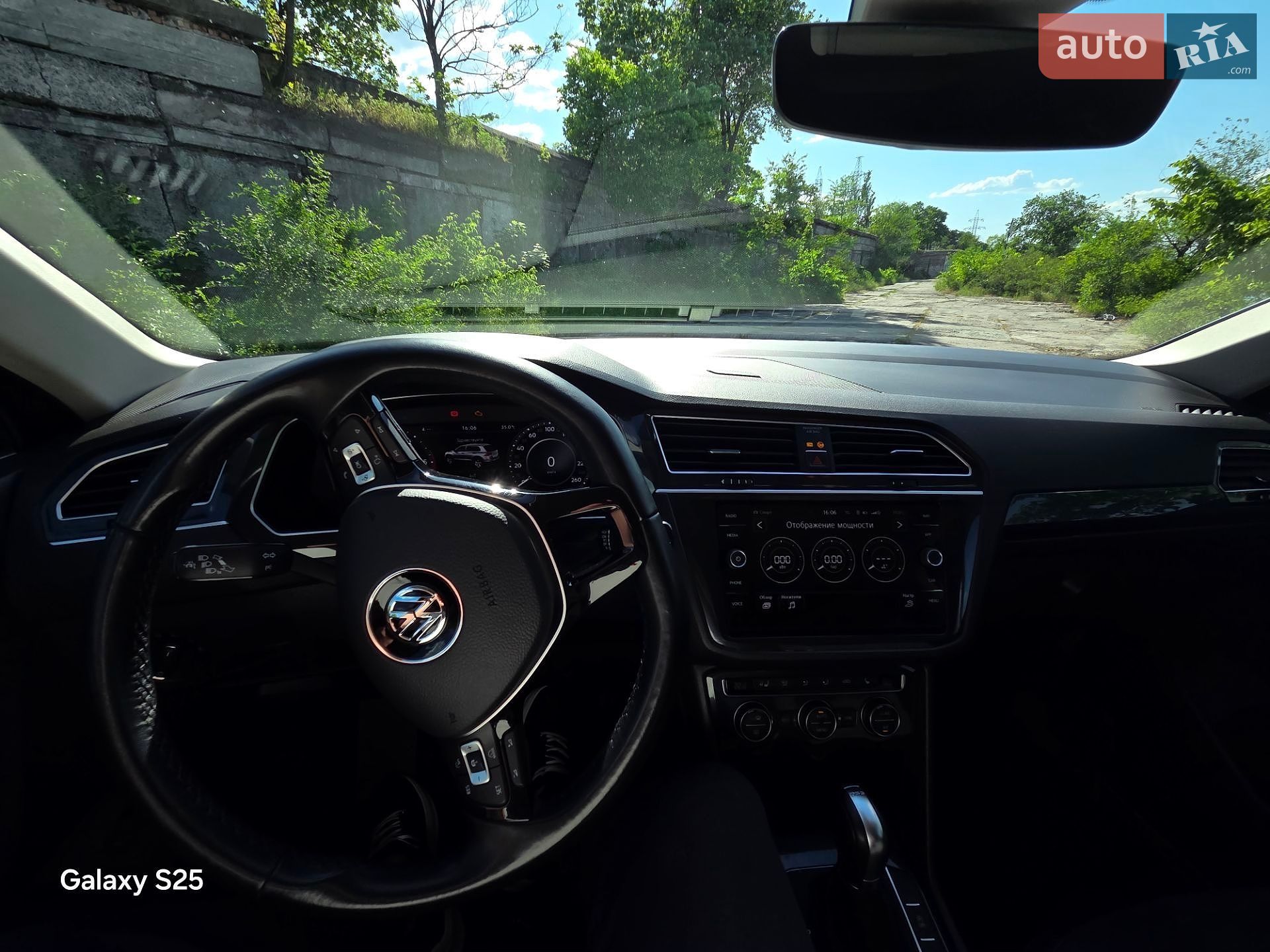 Volkswagen Tiguan 2018 VIN WVGZZZ5NZJW899981 фото оголошення 15 з 23