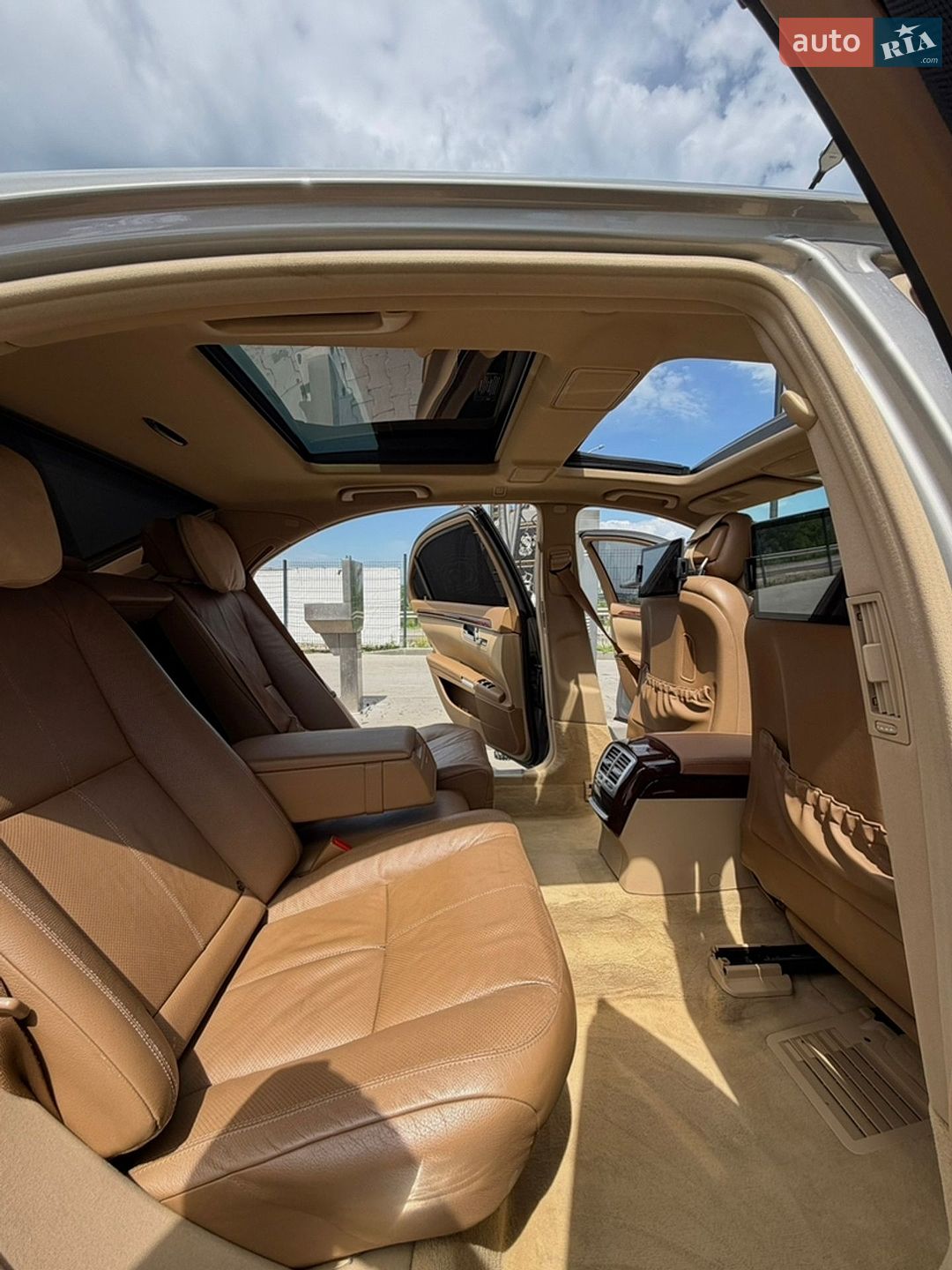 Mercedes-Benz S-Class 2009 VIN WDDNG86X19A248064 фото оголошення 17 з 31