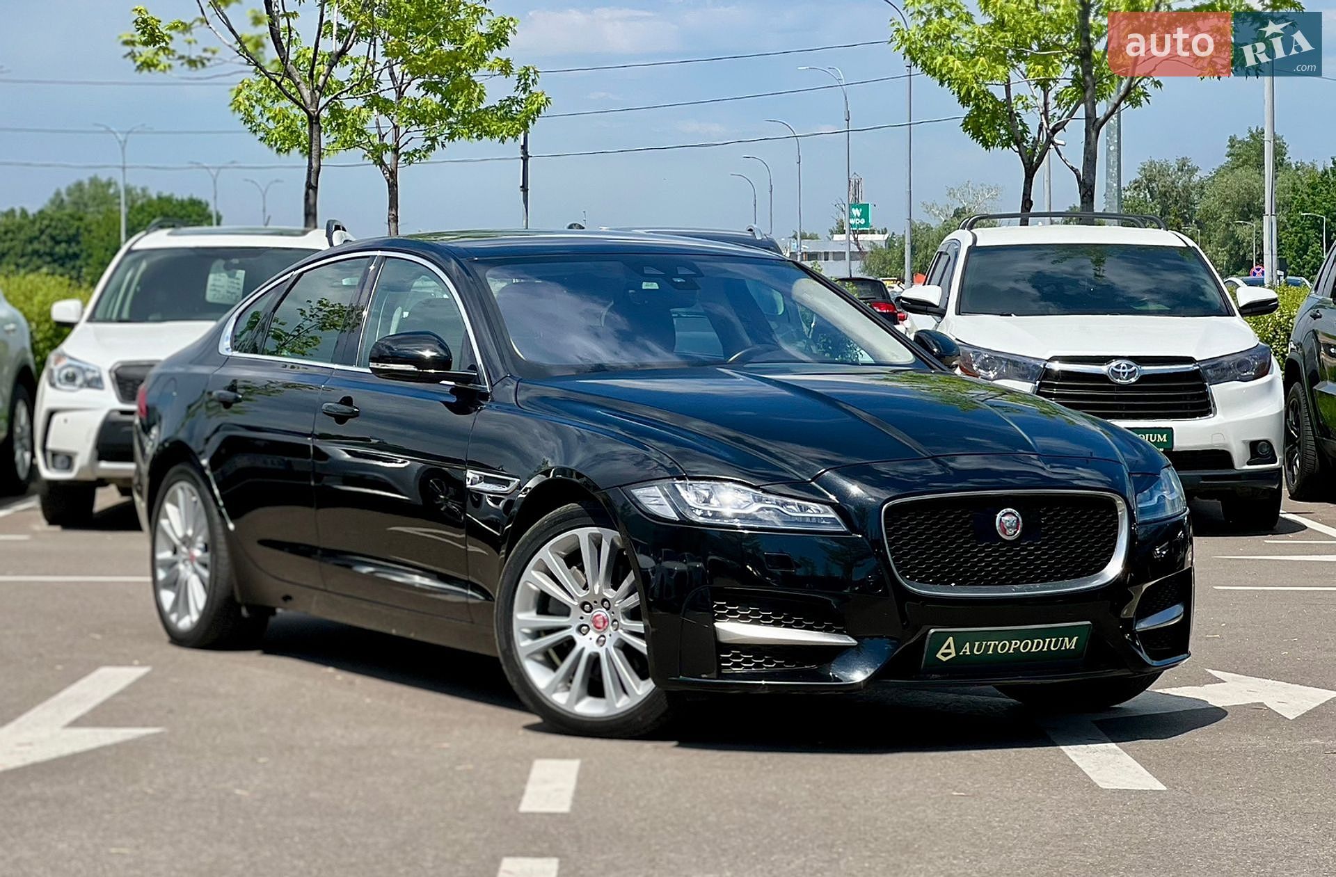 Jaguar XF 2018 VIN SAJBJ4FX5KCY78169 фото оголошення 3 з 48