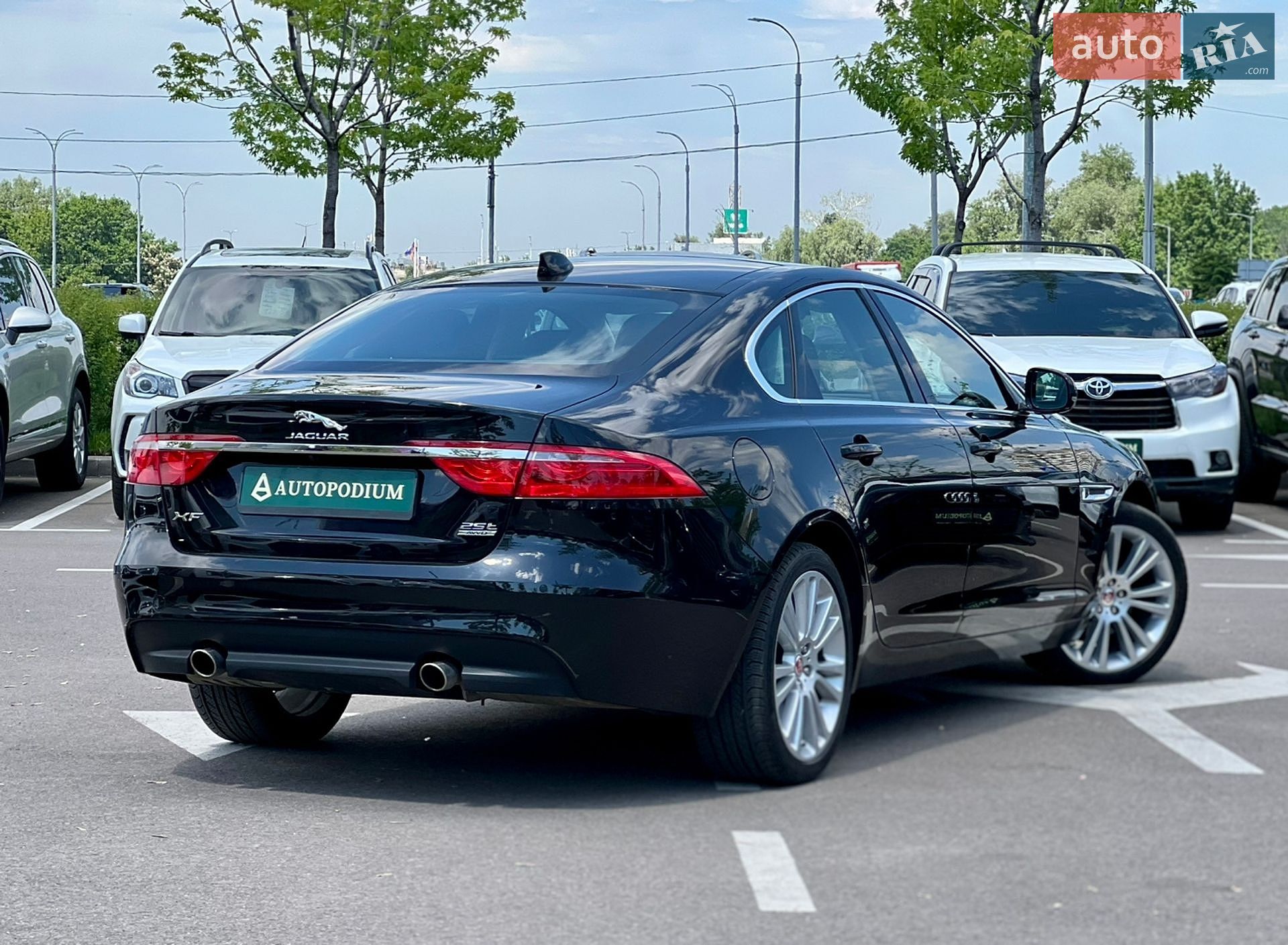 Jaguar XF 2018 VIN SAJBJ4FX5KCY78169 фото оголошення 10 з 48