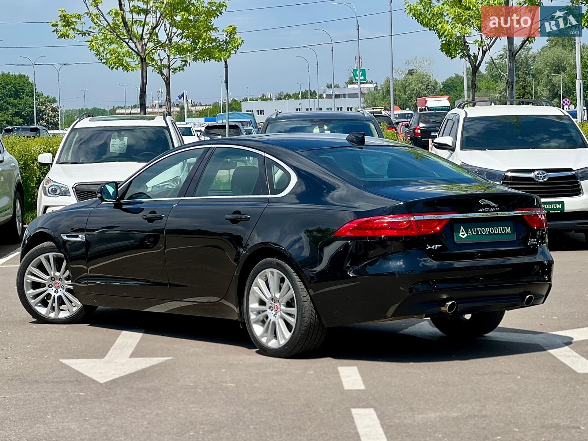Jaguar XF 2018 VIN SAJBJ4FX5KCY78169 фото оголошення 13 з 48